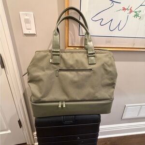 Béis The Weekender in Olive